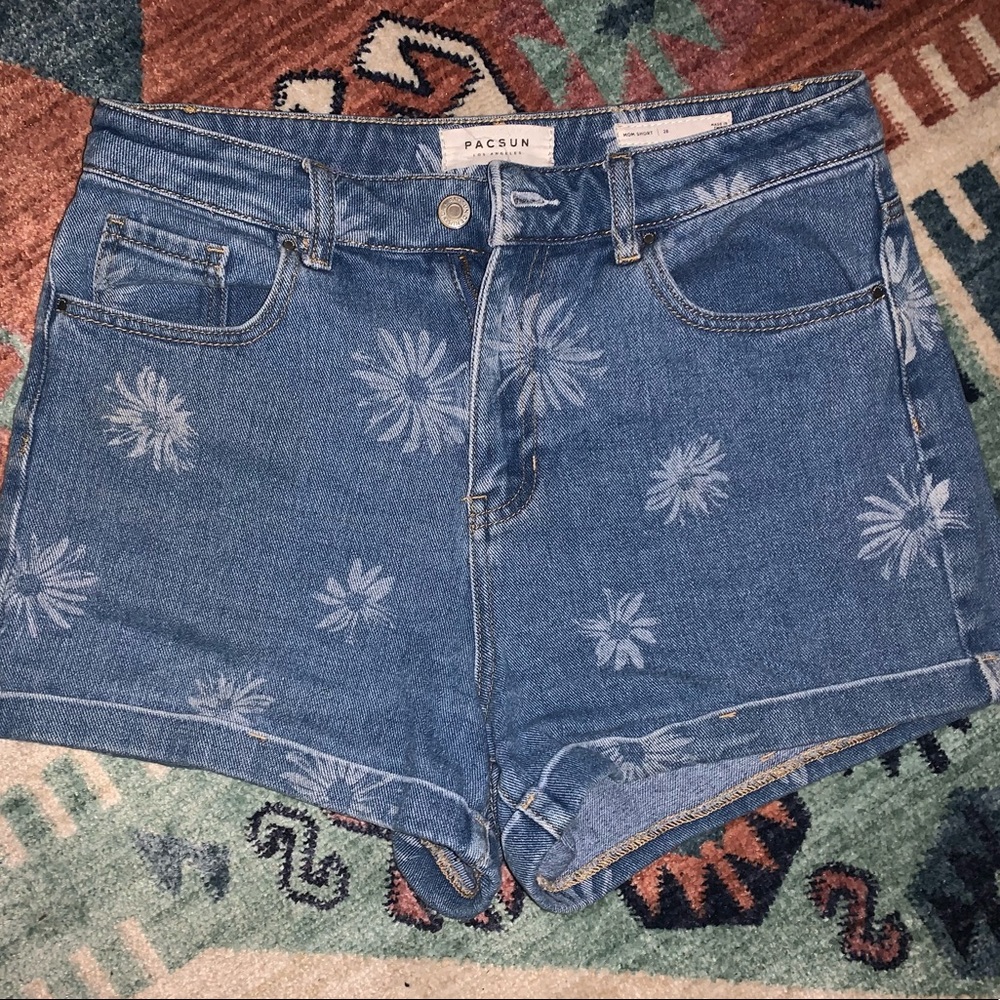 Pac Sun Flowered Mom Short